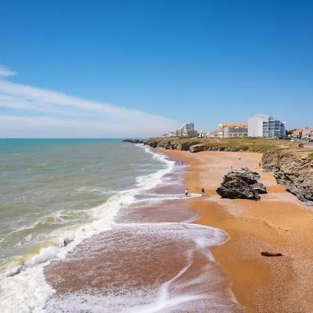 Aux Mouettes Les Pieds Dans L'eau Acces Direct A La Place 5 Personnes