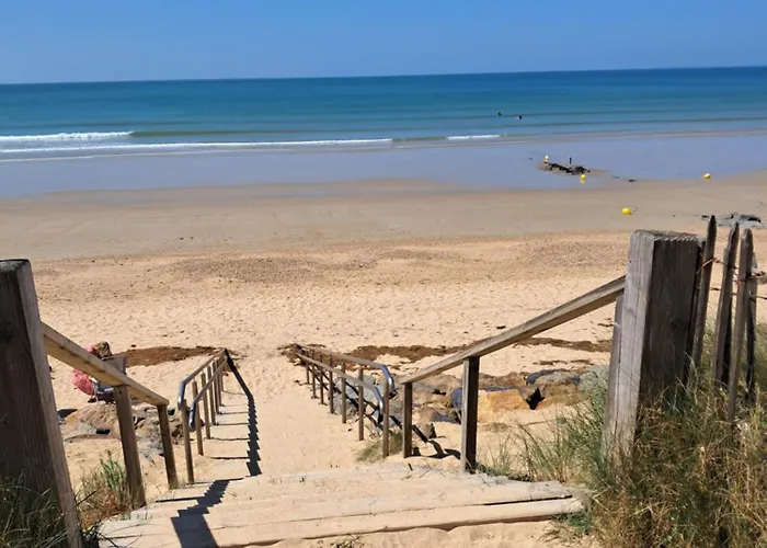 Aux Mouettes Les Pieds Dans L'eau Acces Direct A La Place 5 Personnes Apartamento