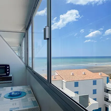 Apartment Aux Mouettes Les Pieds Dans L'eau Acces Direct A La Place 5 Personnes Saint-Hilaire-de-Riez
