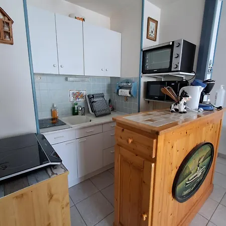 Apartment Aux Mouettes Les Pieds Dans L'eau Acces Direct A La Place 5 Personnes Saint-Hilaire-de-Riez