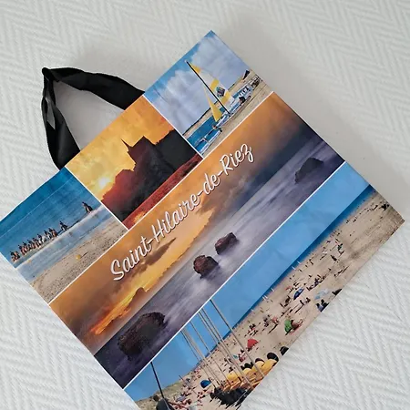 Aux Mouettes Les Pieds Dans L'eau Acces Direct A La Place 5 Personnes *